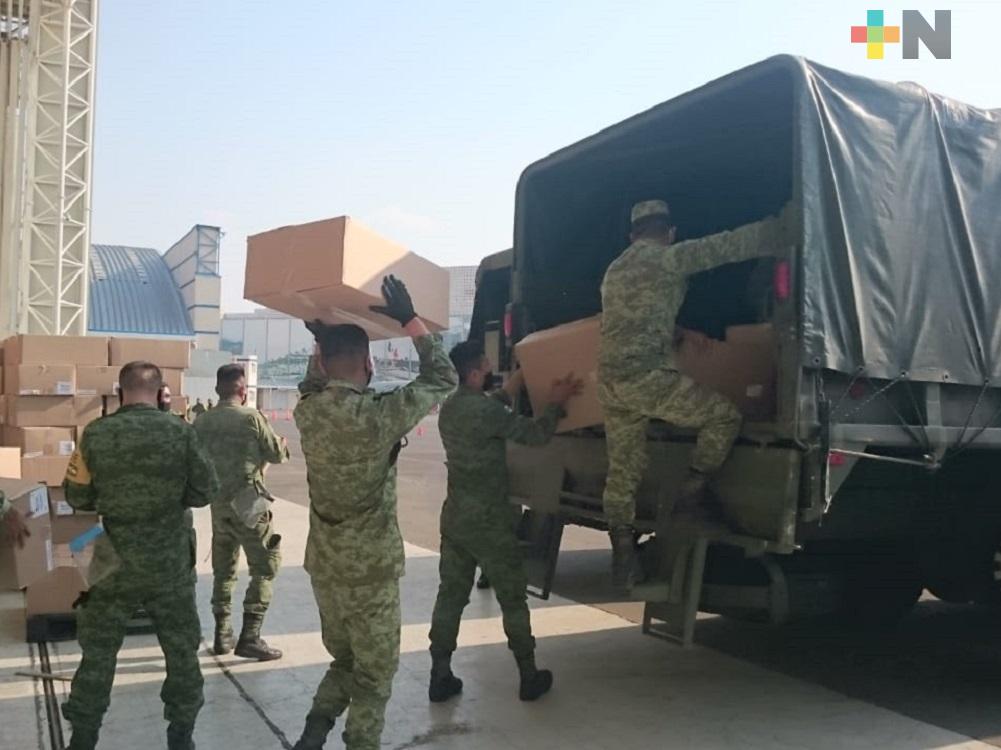 Sedena traslada equipo médico y material de protección a hospitales de Tuxpan