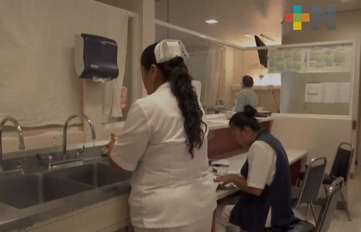 A la fecha se han contagiado 25,118 enfermeras y enfermeros, y 3,675 médicos y médicas de COVID-19: IMSS