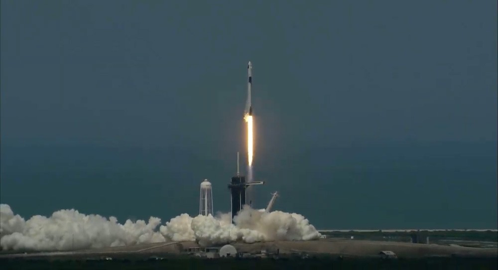 Despega el Space X, inicia nueva era espacial