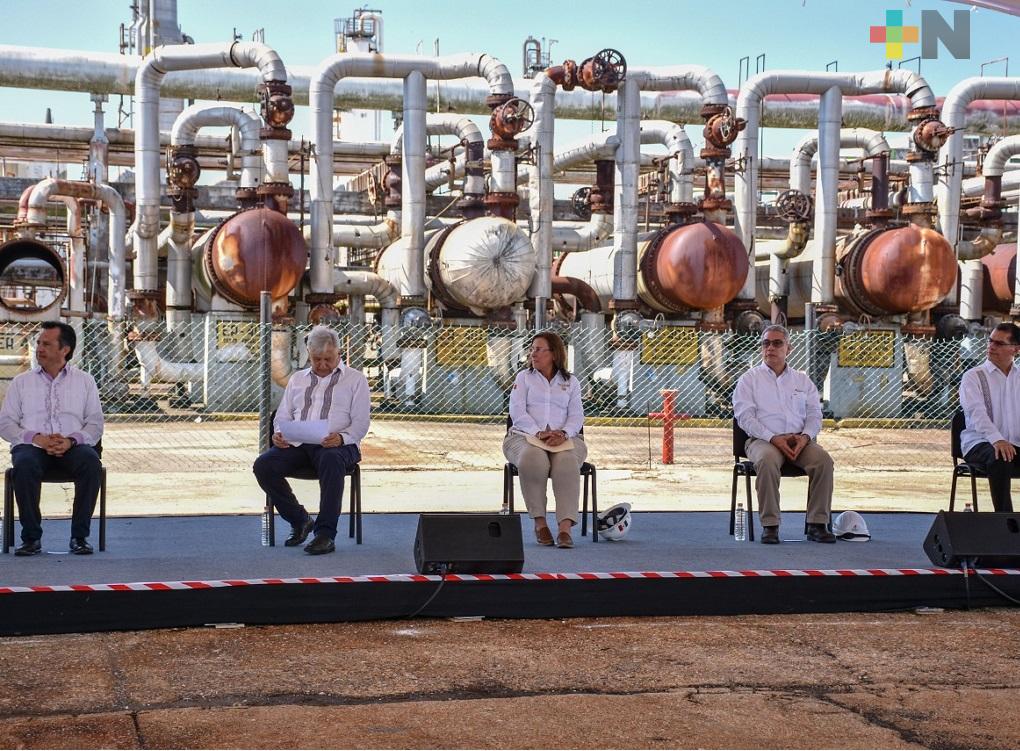 Existen elementos a favor para el tren de refinación en Cangrejera: López Obrador