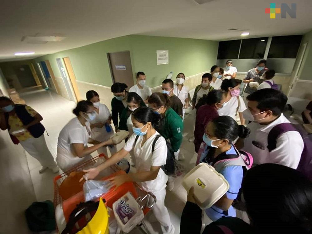 Taquería lleva cena a personal del IMSS en Coatzacoalcos