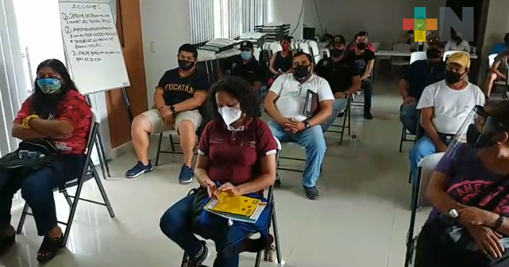 Comude Minatitlán capacita a entrenadores y encargados de centros deportivos