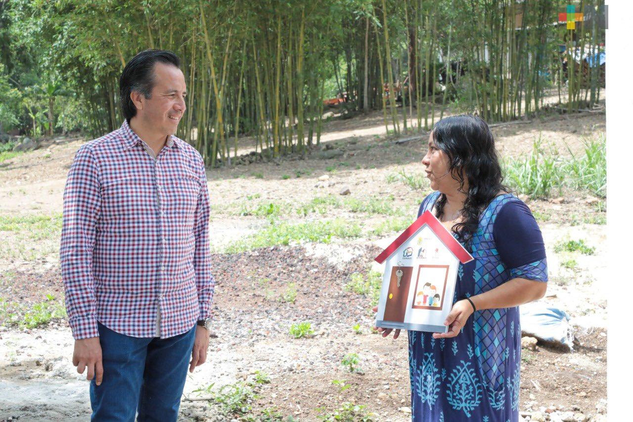 En Xalapa, verifica gobernador entrega de casas del programa Vivienda Social 2019