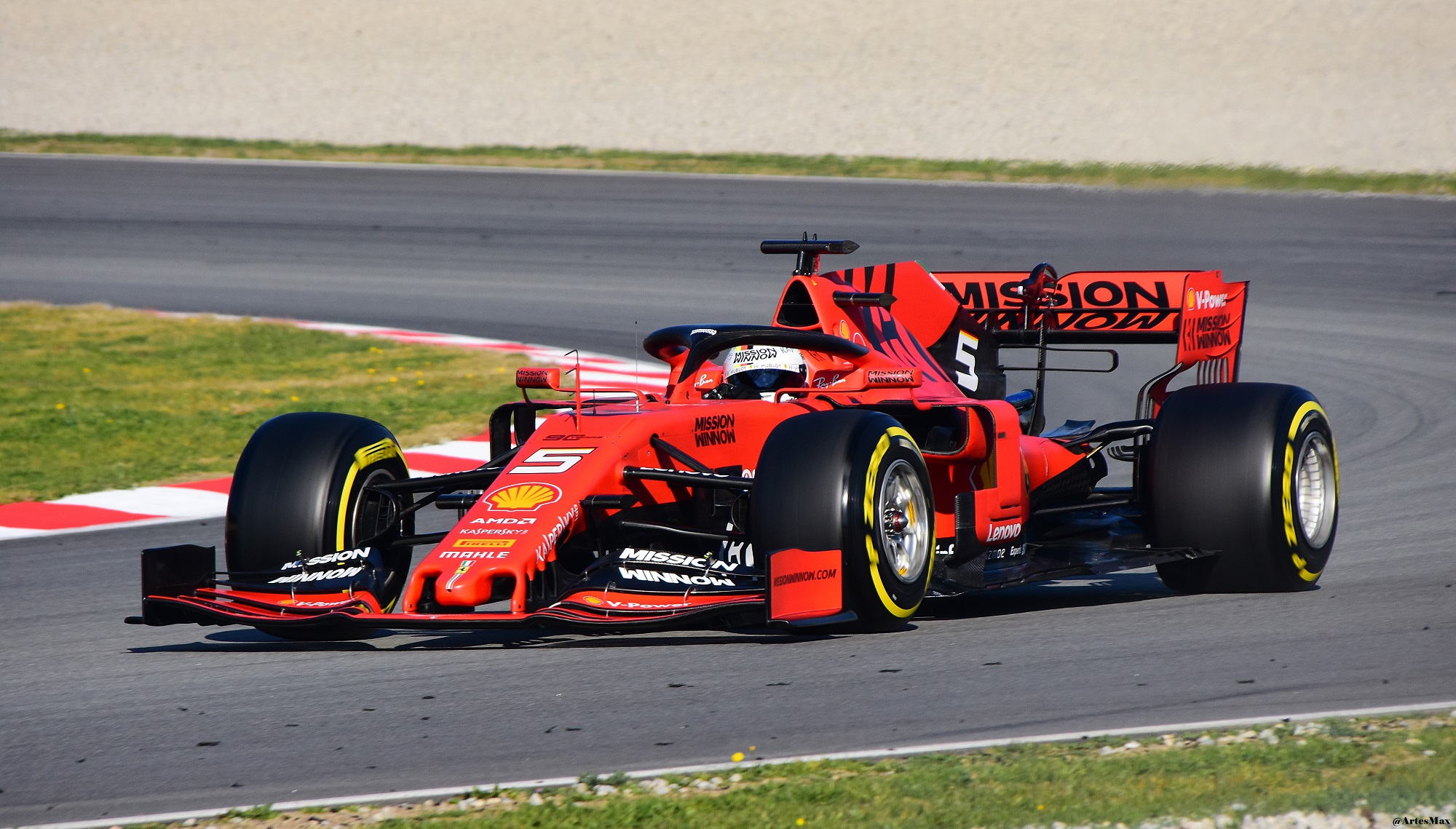 Ferrari desgastó demasiado a Sebastian Vettel, dice Mark Webber