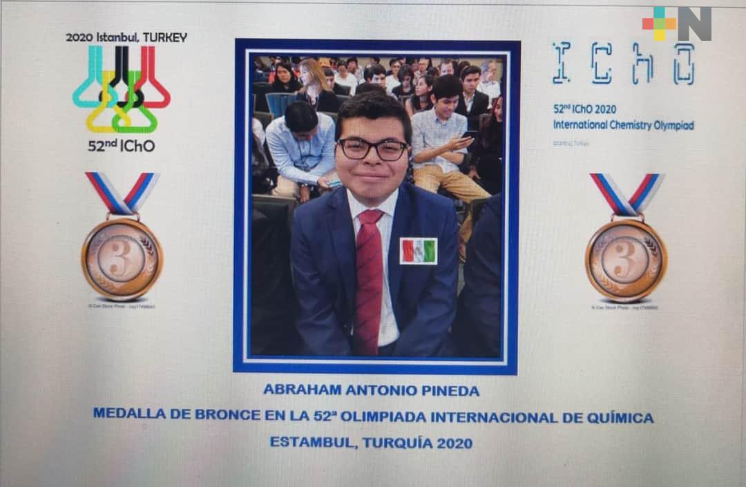 Alumno de Cobaev Coatzacoalcos obtuvo medalla de bronce Olimpiada Internacional de Química