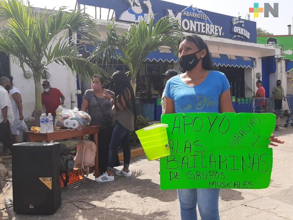 Con coreografías, bailarinas de grupos musicales piden apoyo tras quedarse sin empleo