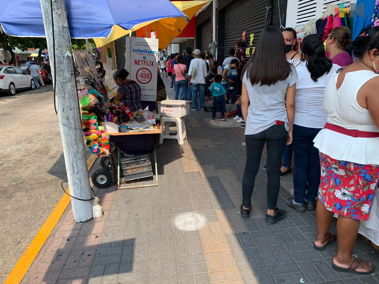 Comerciantes de Coatzacoalcos solicitan se endurezca los exhortos a los vendedores ambulantes
