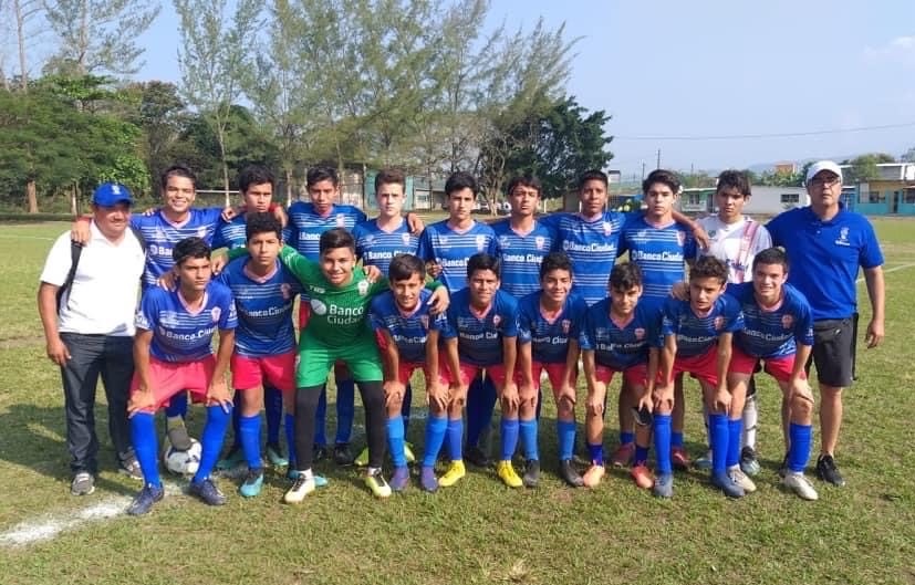 Atlético Huracán campeón juvenil B, en Liga Municipal