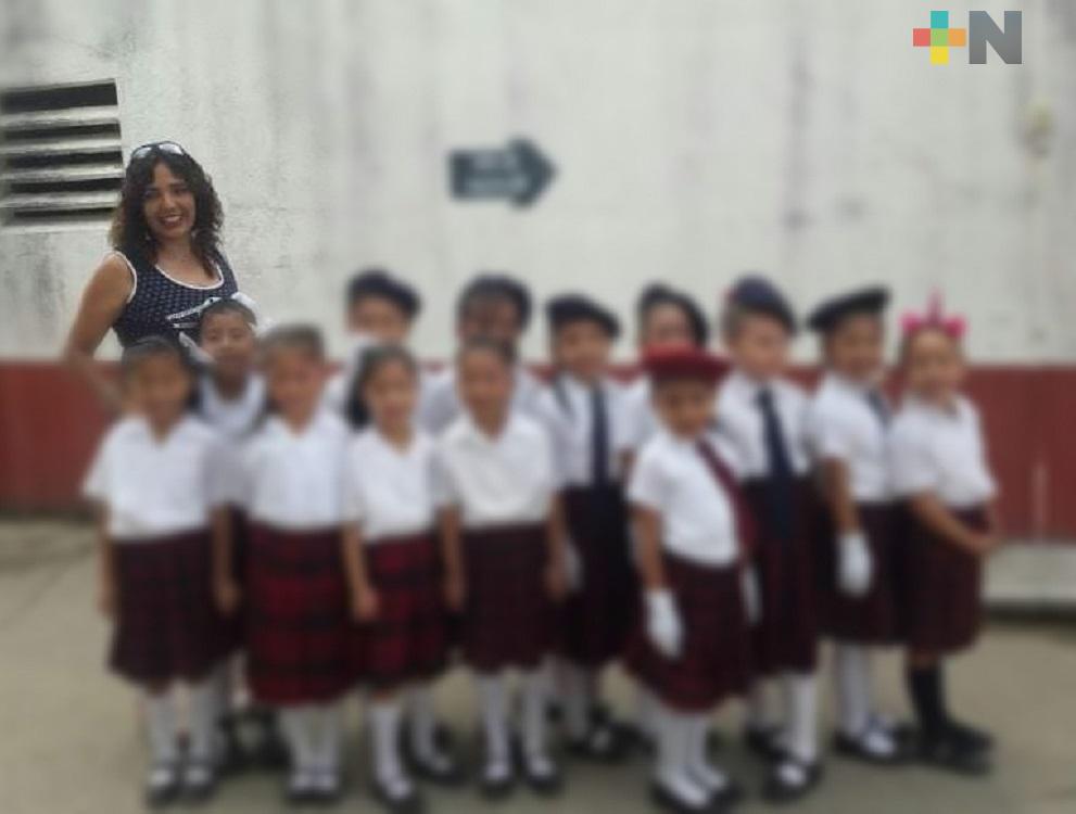 A través de redes sociales reconocen vocación de docente previo a inicio de ciclo escolar
