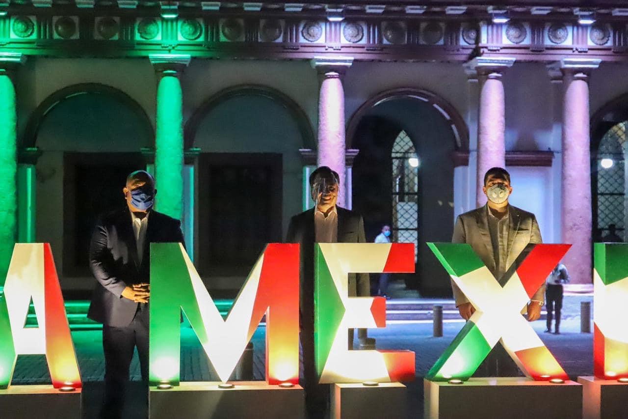 Iluminación durante festejos patrios resalta la trascendencia de Veracruz en la Independencia de México