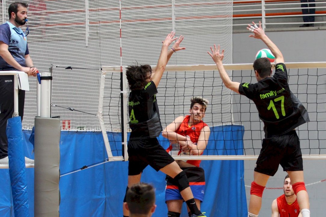 Árbitros veracruzanos de voleibol se actualizan constantemente