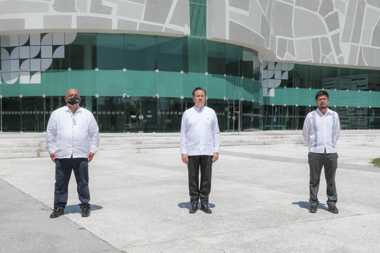 Homenajea gobernador Cuitláhuac García a trabajadores del sector salud
