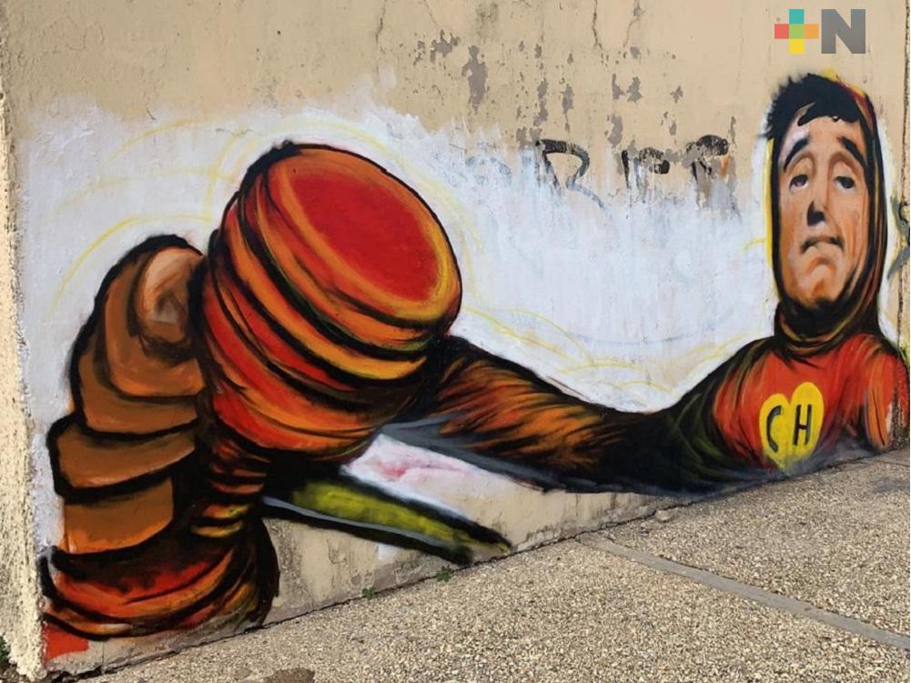 En malecón costero de Coatzacoalcos plasman mural del Chapulín Colorado