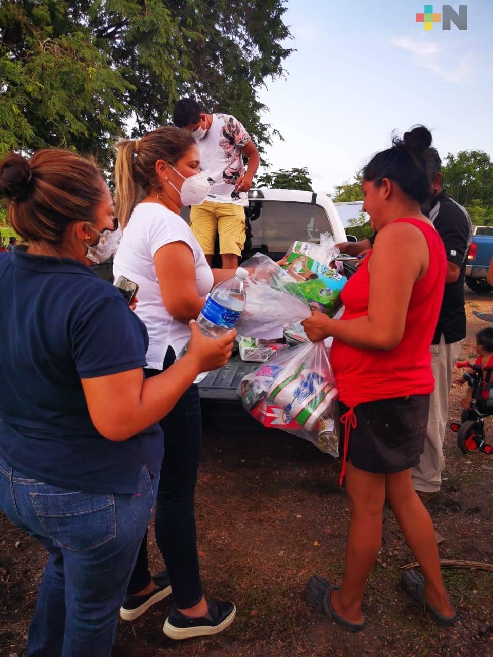 DIF de Tres Valles entregó apoyos a damnificados en Los Cilos