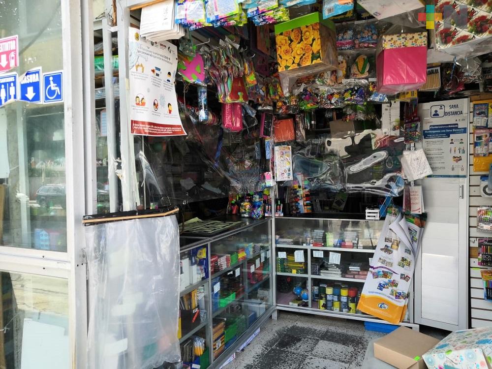Papelerías de Coatzacoalcos preparadas para surtir listas de útiles escolares