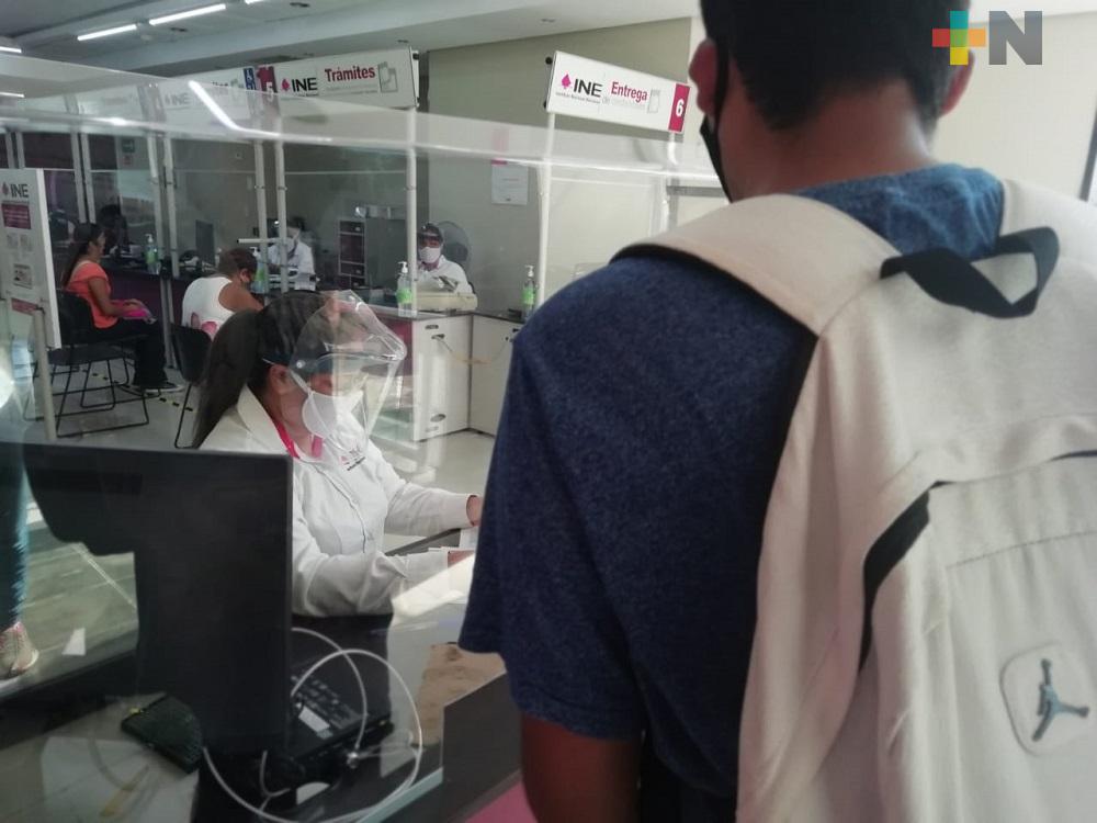 Reanudan actividades módulos del INE en Coatzacoalcos