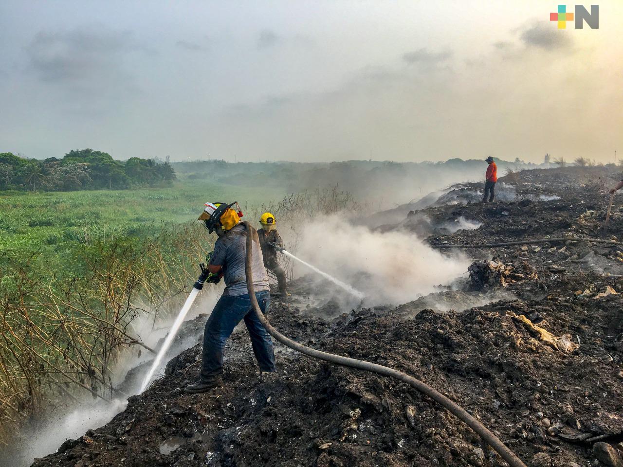 Bomberos preparados para dar la vida; fueron reconocidos en Coatza