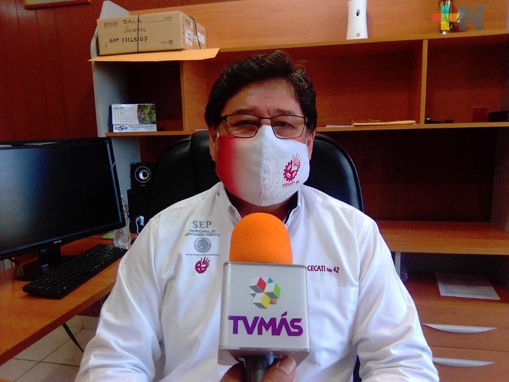 Cecati 42 del municipio de Veracruz, en contacto con veracruzanos que laboran en Canadá