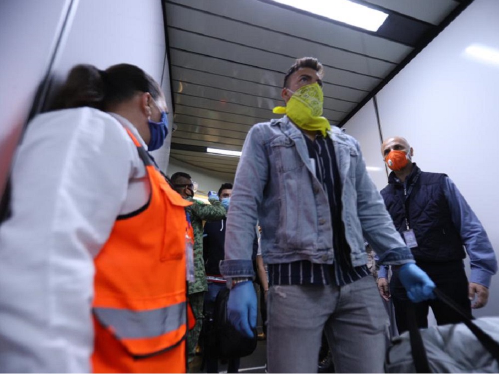 Connacionales repatriados recibirán artículos para prevenir contagios por COVID-19 al llegar a México