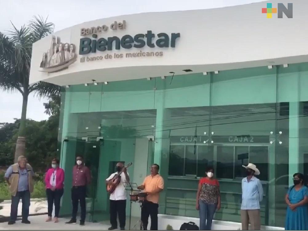 Manuel Huerta comprueba conclusión de sucursal de Banco de Bienestar en Carrizal