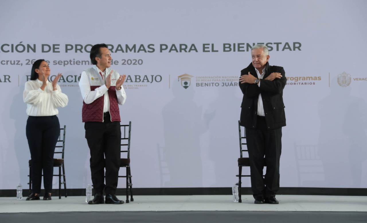 Programas sociales mitigaron efectos de la pandemia: AMLO