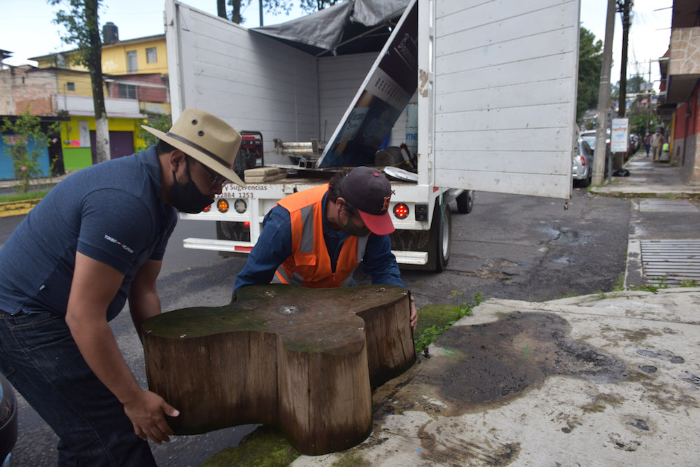 Ayuntamiento retira objetos y cambia luminarias en Ruiz Cortines