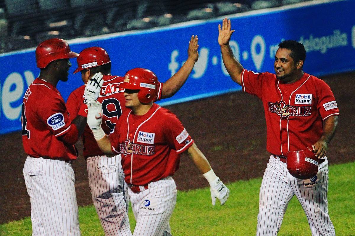Veracruz presenta carta de intención a LMB para el regreso del club Rojos del Águila