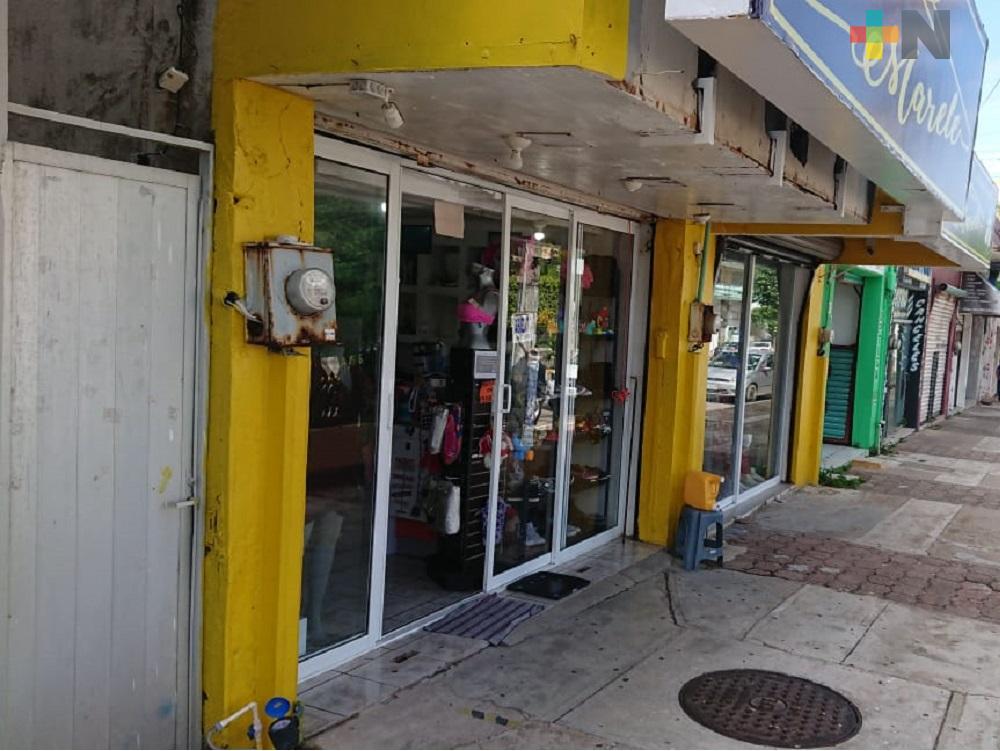Comerciantes de Coatzacoalcos presentan complicaciones para pagar suministro de energía eléctrica