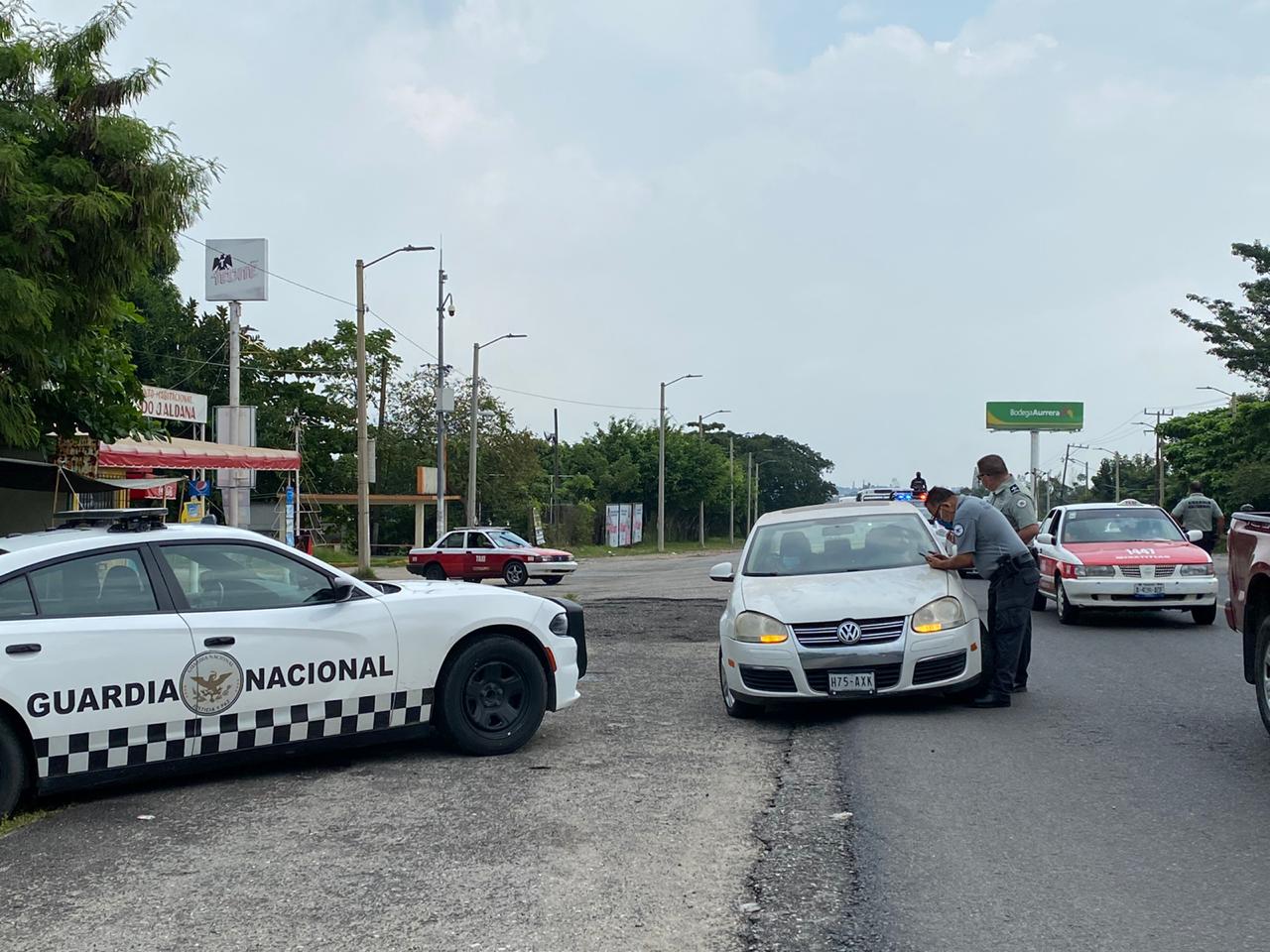 Realiza Guardia Nacional operativo carretero en el sur de Veracruz