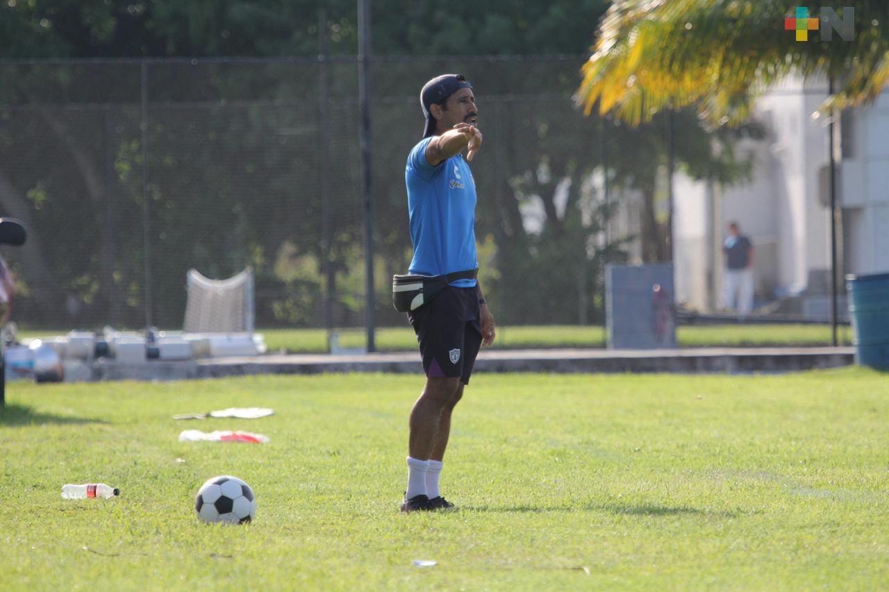 FC Bulldogs incorporó a Omar Zamora, en su staff técnico
