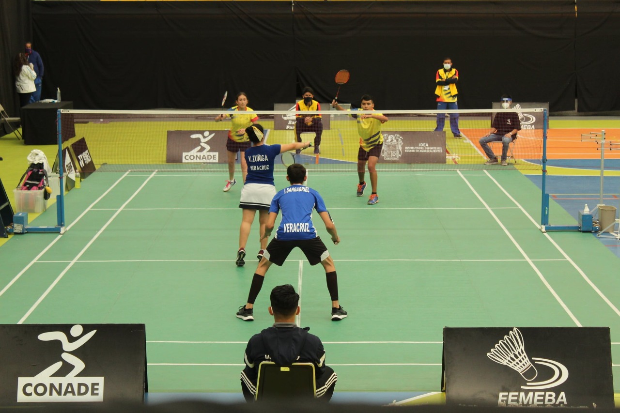 Veracruzanos destacan en Abierto Internacional de Bádminton