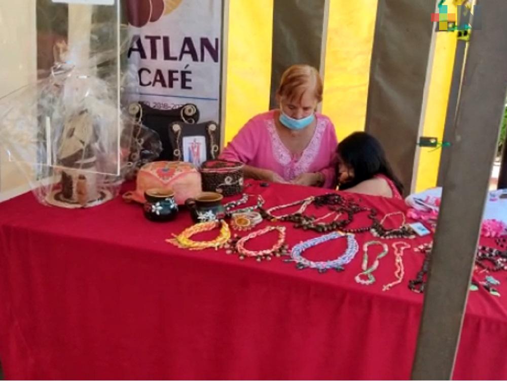 Proyecto Mercadito de Ixhuatlán del Café fue galardonado por buenas prácticas municipales