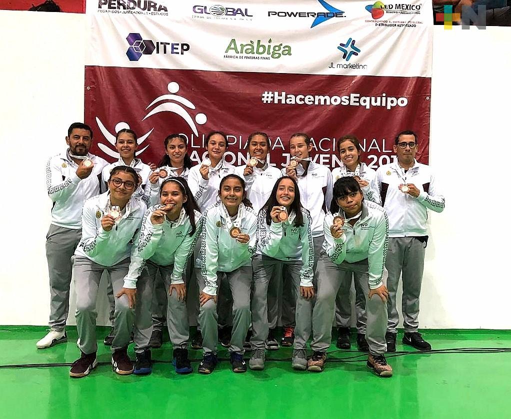 Coach y jugadoras de Xalapa VIP con méritos para ganar el PED