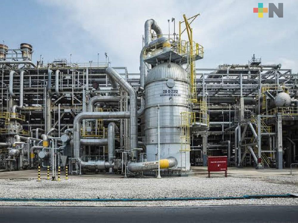 Gobierno Federal deja de suministrar gas natural al complejo Etileno XXI en Nanchital