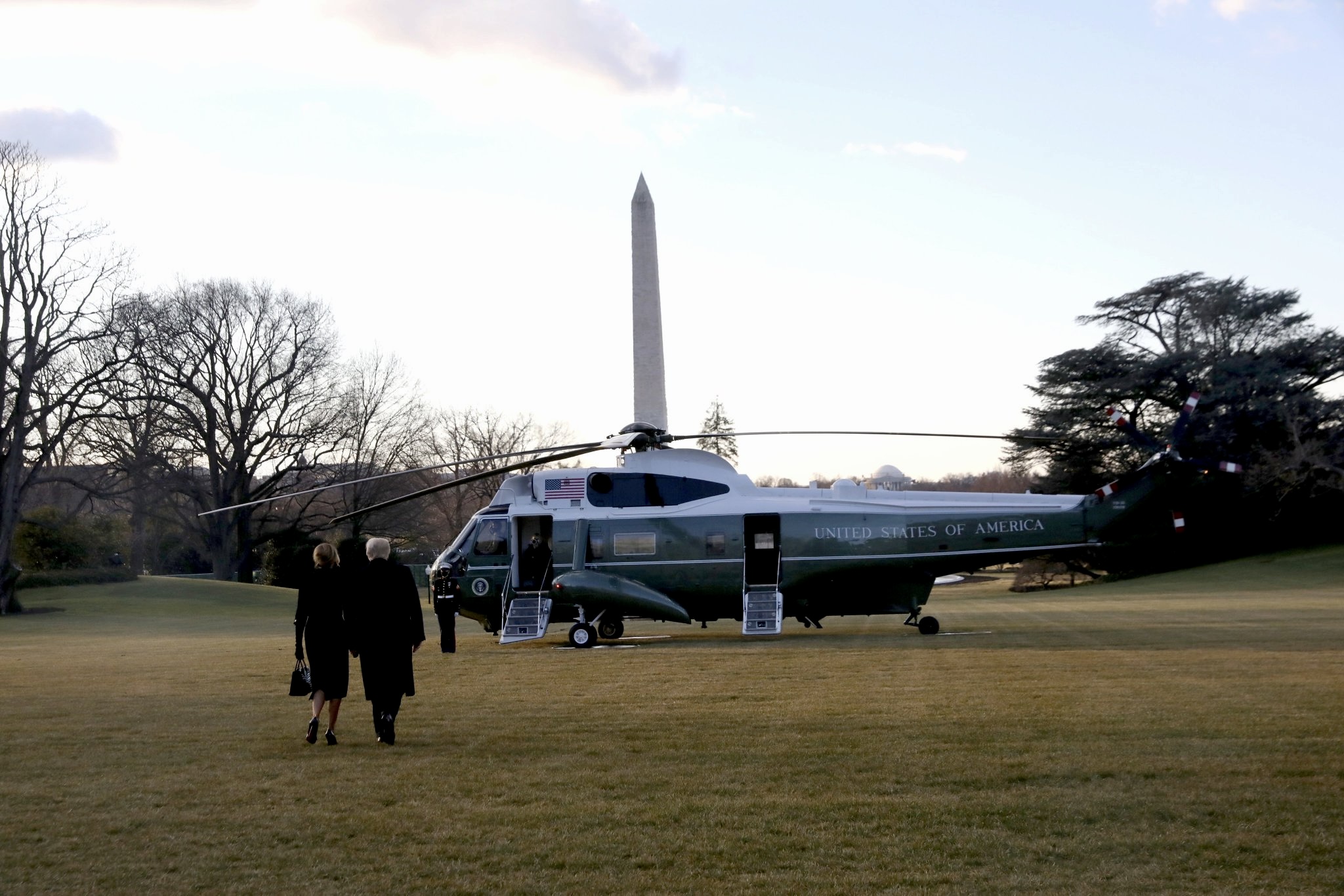 Dejó Donald Trump la Casa Blanca