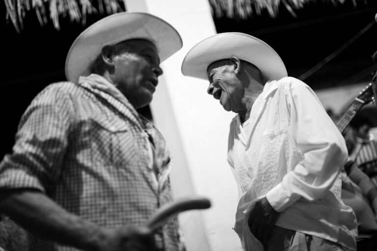 Presenta IVEC la exposición virtual Maestros Jaraneros de Mario Hernández