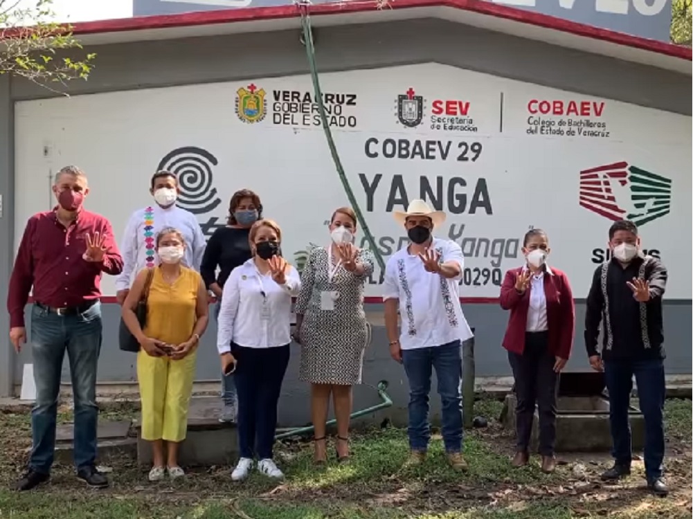 Secretario de Educación supervisó obras de rehabilitación en escuelas del municipio de Yanga