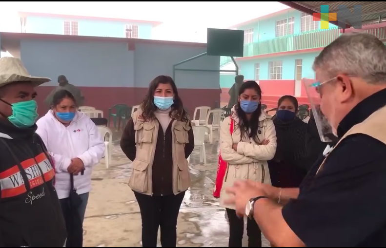 El delegado Manuel Huerta constató entrega de apoyos en comunidad de Altotonga