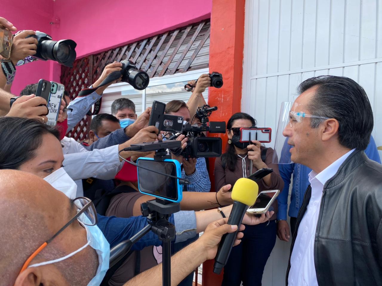 Hay detenidos y un vehículo asegurado por ataque a fiscal y diputada en Acayucan: gobernador