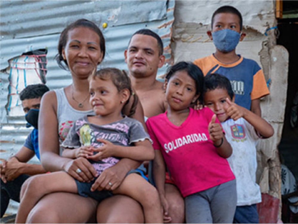 España muestra su compromiso con los refugiados y migrantes latinoamericanos