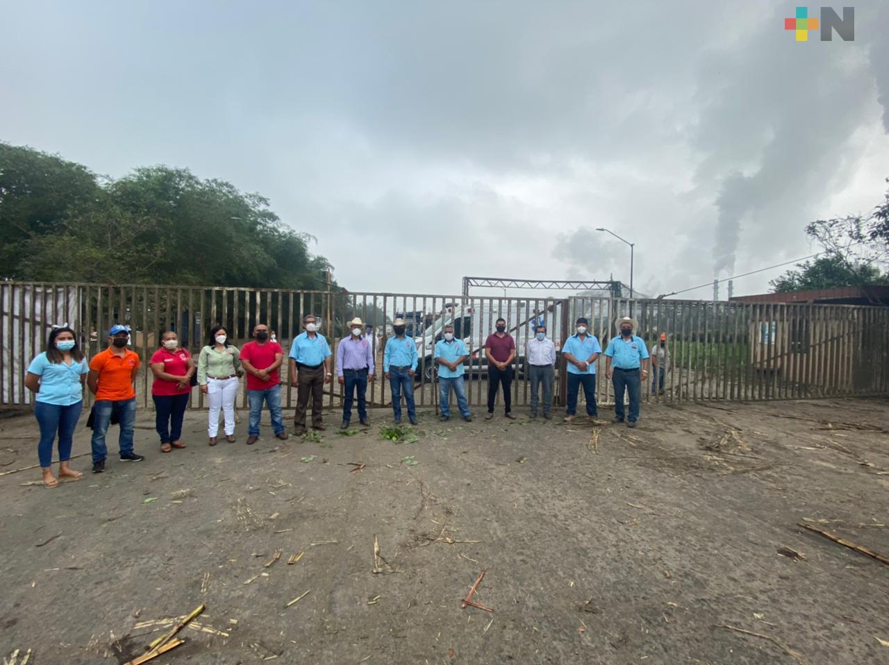 Cañeros bloquean acceso a bodegas de azúcar