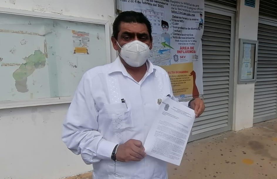Docentes de la escuela «Miguel Alemán» en Coatzacoalcos en desacuerdo con designación de nuevo director