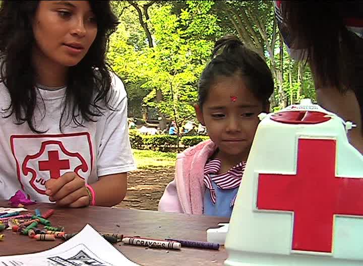 Secundaria Técnica 128 de Xalapa realizó un festival cultural para apoyar a la Cruz Roja