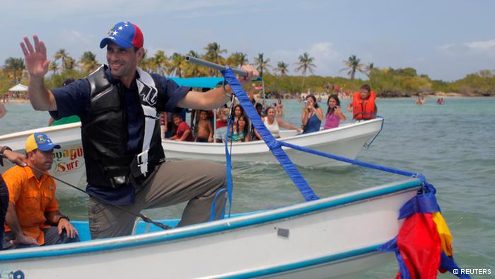 Capriles promete dejar de “regalar” petróleo a Cuba