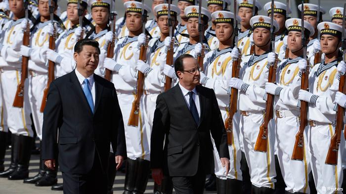 Hollande firma acuerdos en China