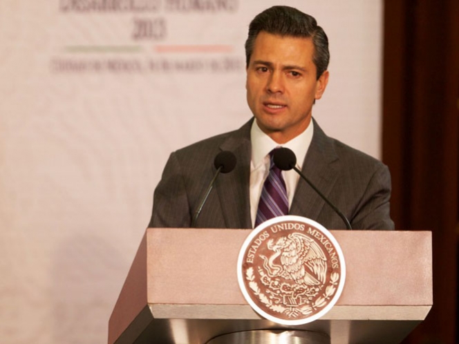 Peña Nieto tomará protesta a presidente del Consejo de la Comunicación