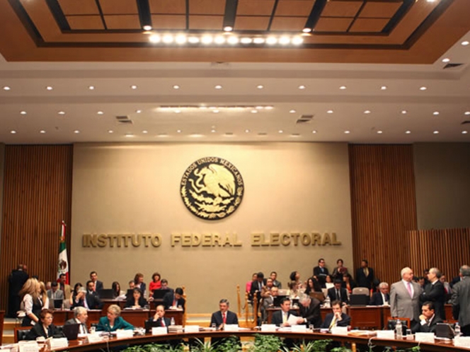 Discute Comisión de Gobernación dictamen sobre vacante en el IFE