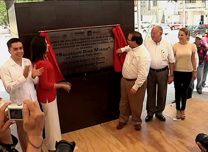 JDO develó la placa por rehabilitación de la avenida Salvador Díaz Mirón en Veracruz