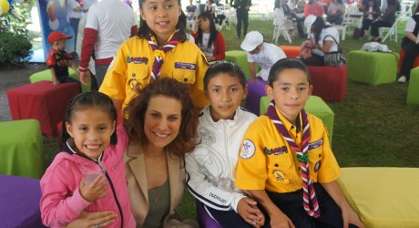 Niños veracruzanos conviven con el presidente Peña Nieto y su esposa Angélica Rivera