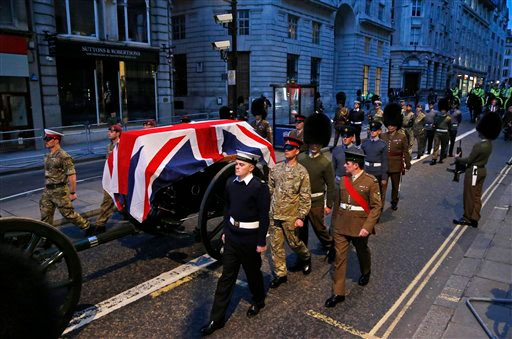 Crece repudio de británicos a fastuoso funeral de Thatcher